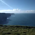 Next Stop Cliffs Of Moher Apartment *